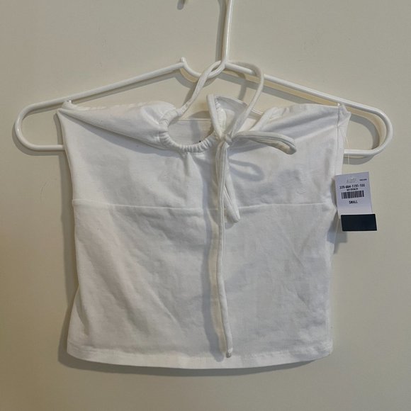 Hollister NWT White Halter Top - Picture 3 of 4